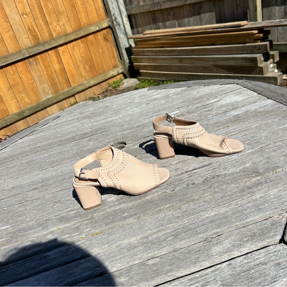 DONALD PLINER Penny Open Toe Slingback Mule In‎ Putty size 5.5